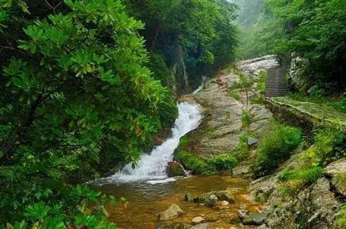 攀登高峰